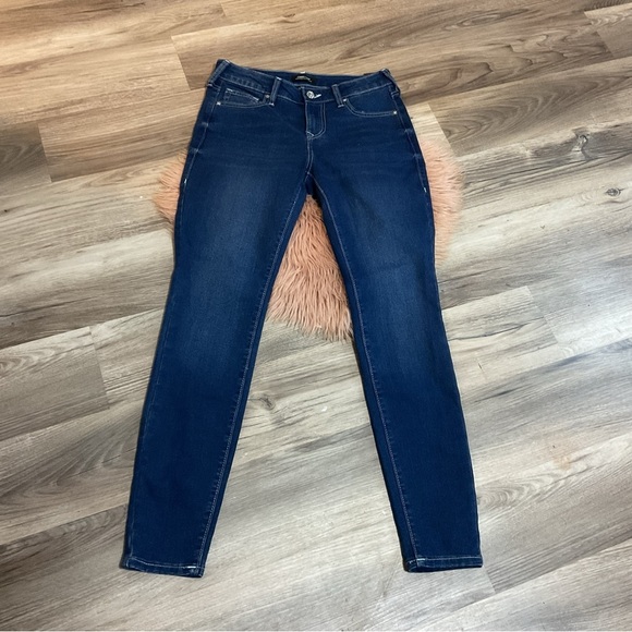 True Religion Jennie Skinny Jeans Size 26 NWT - Picture 1 of 10